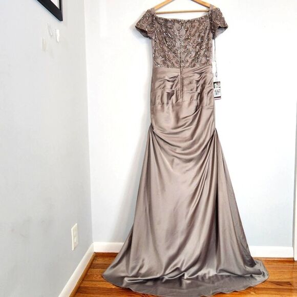 NWT La Femme 25996 Off the Shoulder Beaded Satin Trumpet Silver Gown Size 8 - Picture 10 of 16